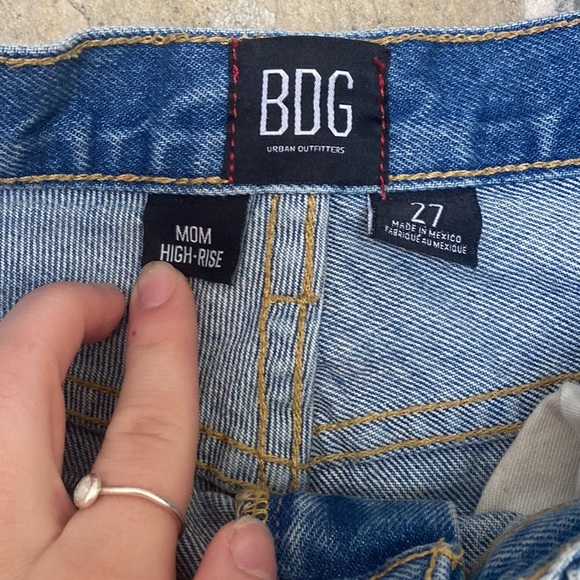 Urban Outfitters BDG denim mom shorts - Picture 4 of 4